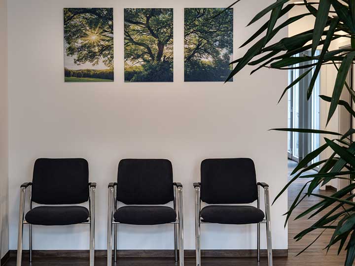 Wartebereich im Charisma Reha- und Gesundheitszentrum